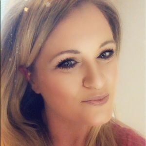 Meet your Posher, Ami